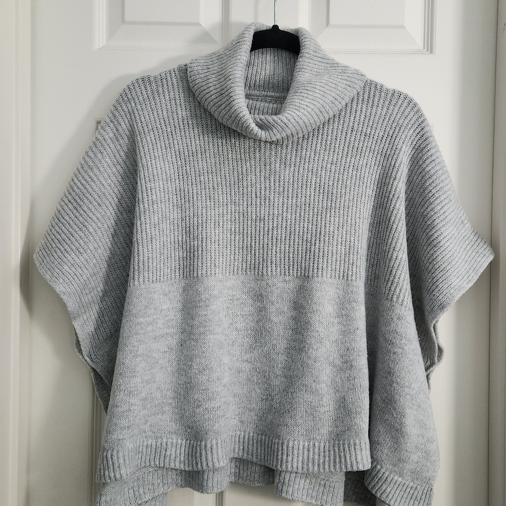 Gray Sweater Poncho (XS/S)